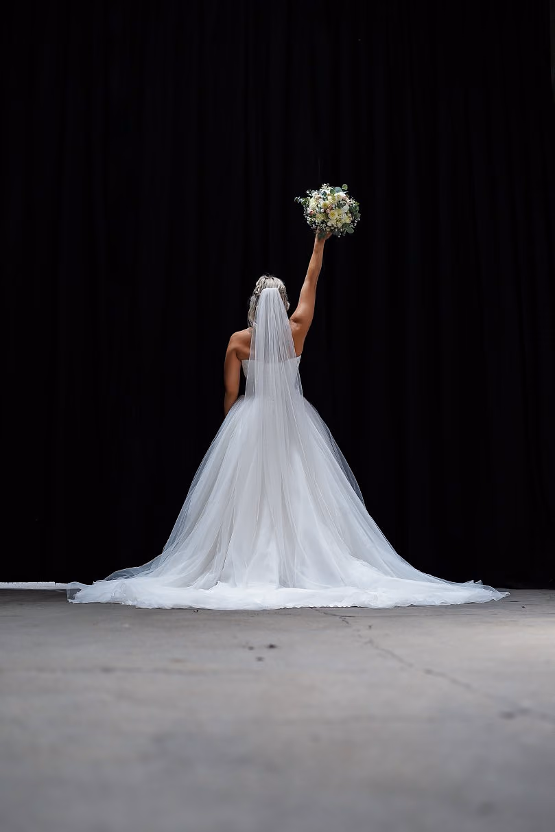 Hochzeit von Melanie und Julian in Motorworld Metzingen